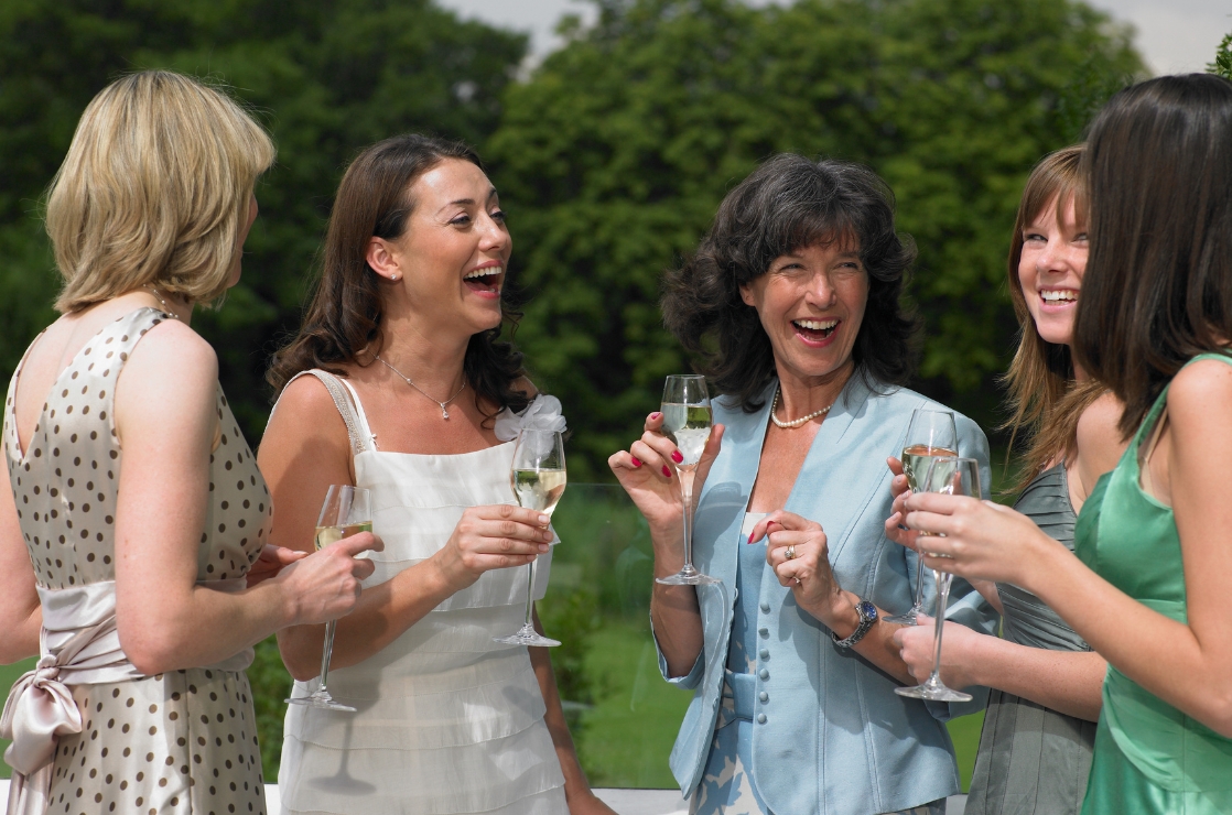 How to be a good wedding guest